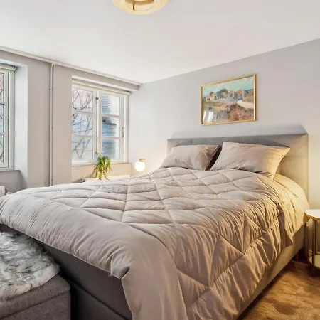 - Steps From Tivoli & Nyhavn Appartement