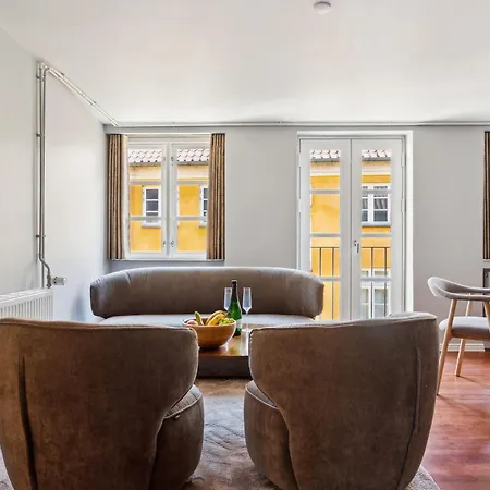 - Steps From Tivoli & Nyhavn Appartement