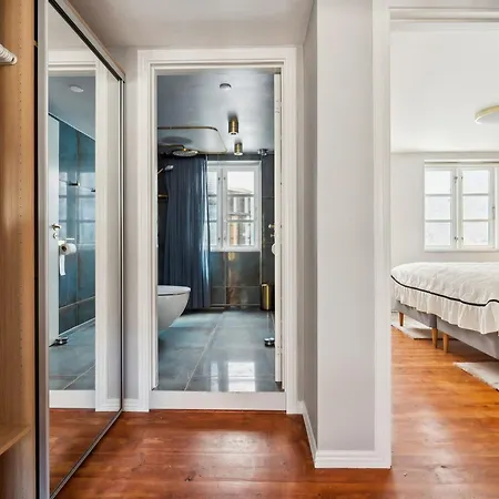 - Steps From Tivoli & Nyhavn Apartamento
