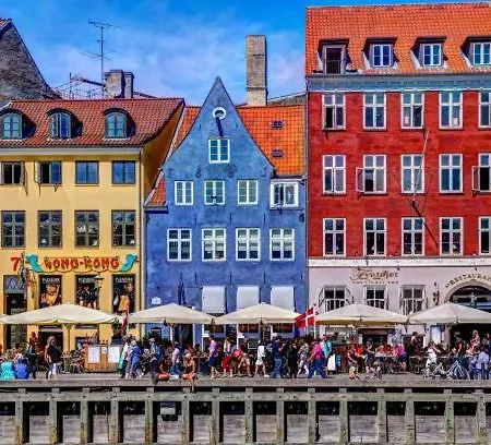 - Steps From Tivoli & Nyhavn アパート