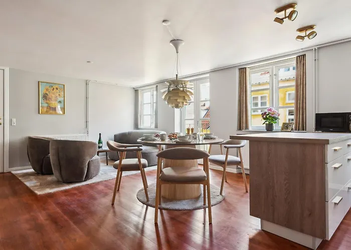 - Steps From Tivoli & Nyhavn *