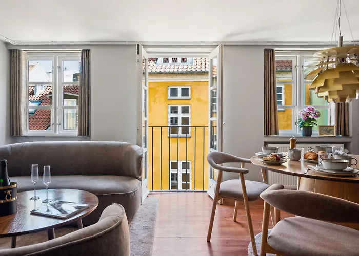 - Steps From Tivoli & Nyhavn *