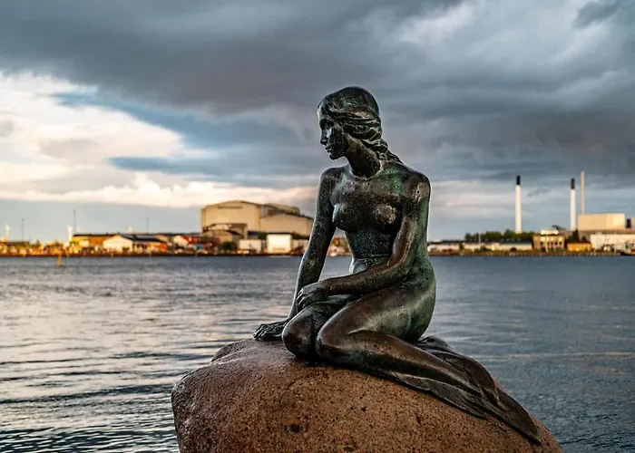 - Steps From Tivoli & Nyhavn *