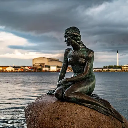 - Steps From Tivoli & Nyhavn *