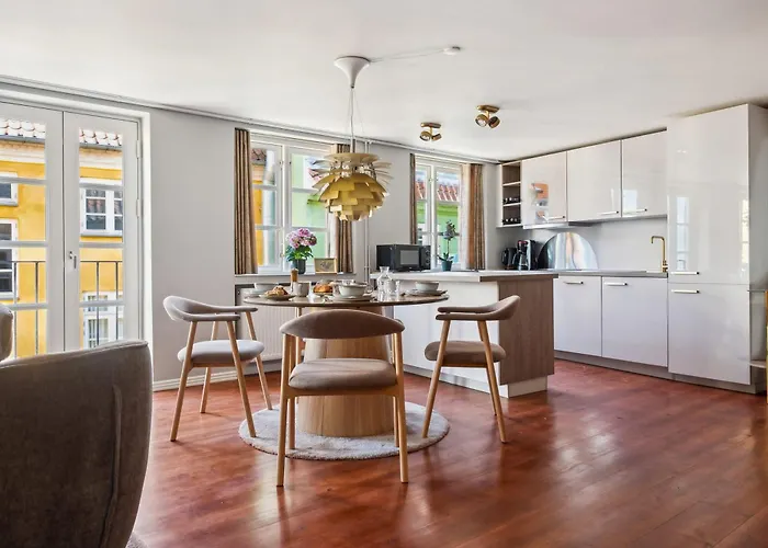 - Steps From Tivoli & Nyhavn Appartement